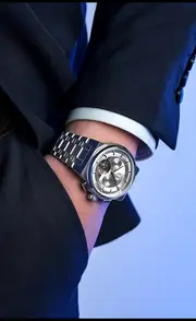 mens display 50m and steel details 3